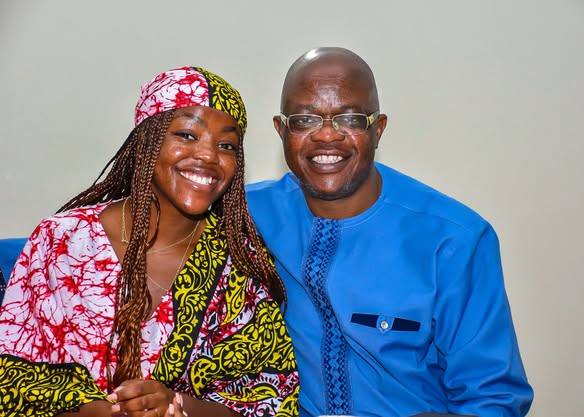 Two Foundation supporters smiling at a Project Hope event